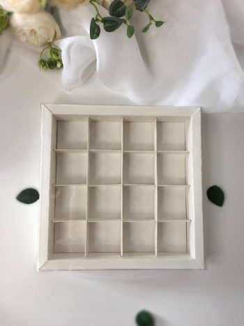 Коробка под 16 конфет с тонкими разделителями, белый — изображение 2