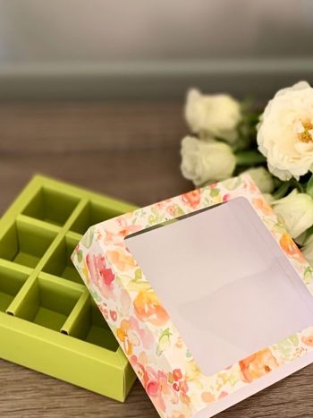 Упаковка под 9 конфет "Весна" зеленая — изображение 2