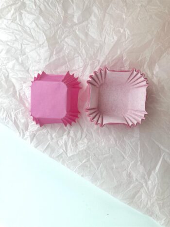 Капсулы для конфет бумажные 3,5*3,5 см. 20 шт., розовый квадрат — изображение 3