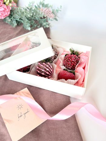 Коробка с окном универсальная под моти/клубнику в шоколаде/зефир/печенье, белая — изображение 2