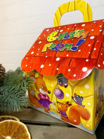 Коробка новогодняя подарочная Радостные хлопоты, 135х140х171 (+40) мм (домик) — изображение 2